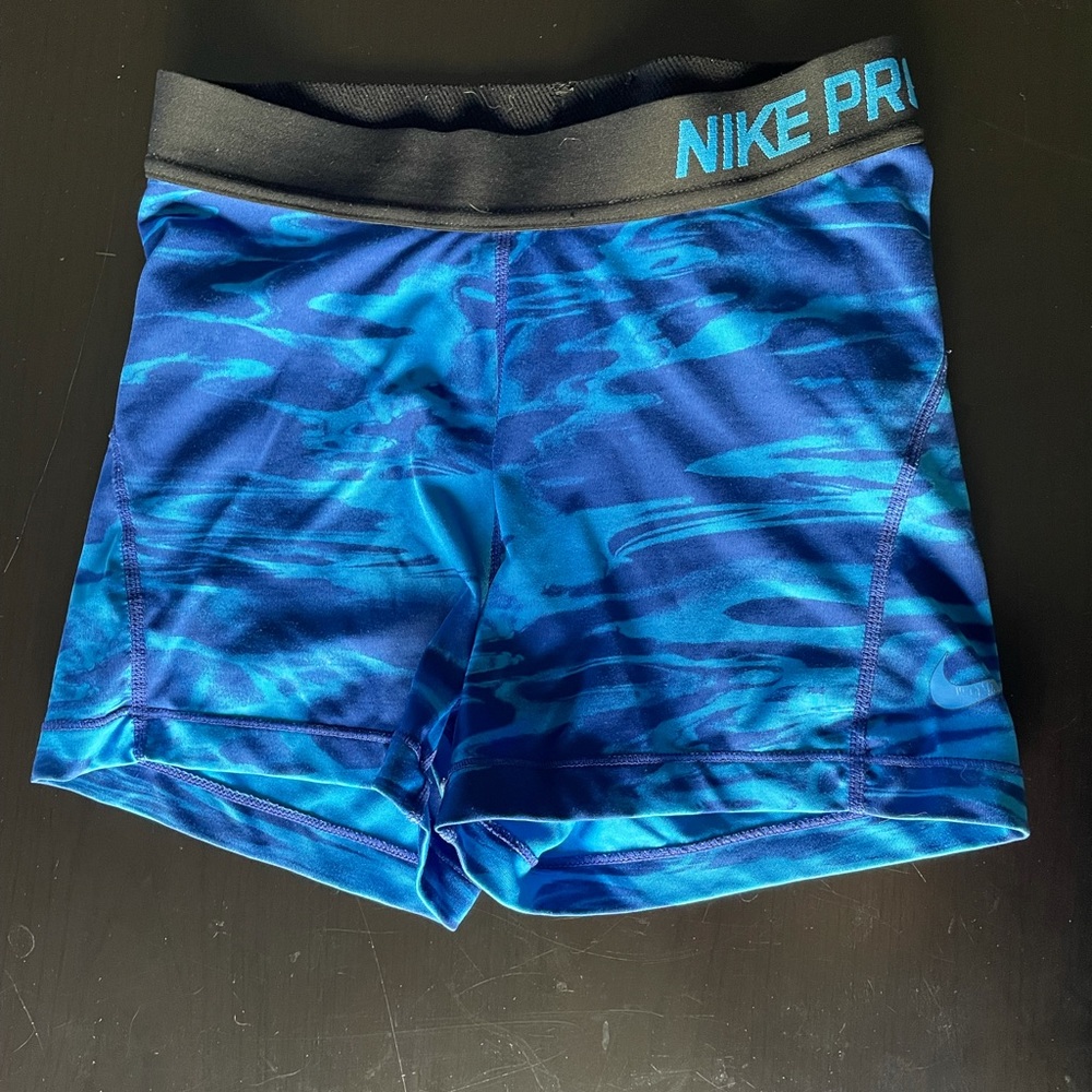 Lightly Worn Women’s Small Nike Pro Spandex